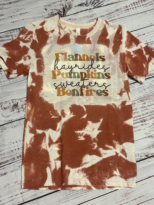 Flannels hayrides Pumpkins sweaters Bonfires - T-shirt - bleached