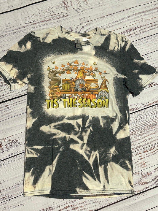 Gnomes Tis' The Season - T-shirt - bleached