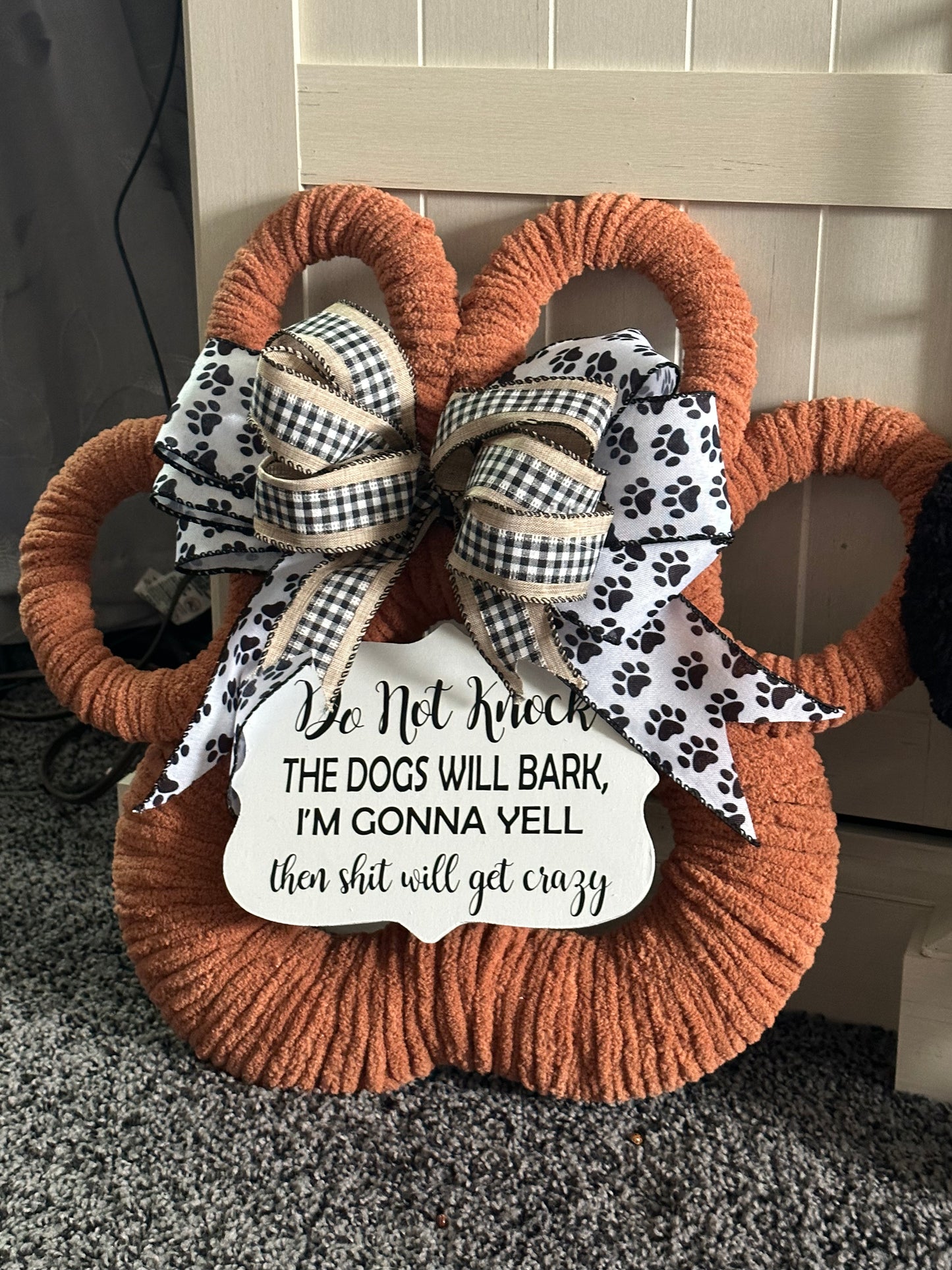 Paw Wreathes - Choice of color and sign